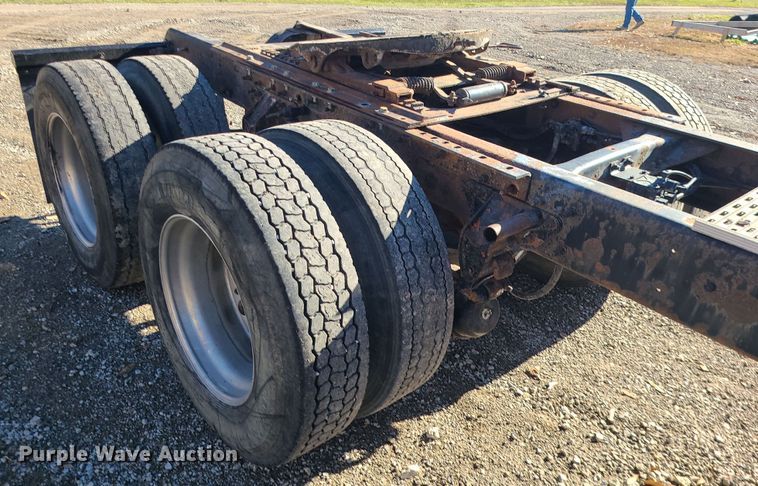 image for item MJ9540 2001 Mack CH613  semi truck