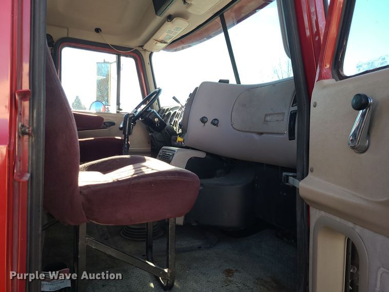 image for item MJ9540 2001 Mack CH613  semi truck