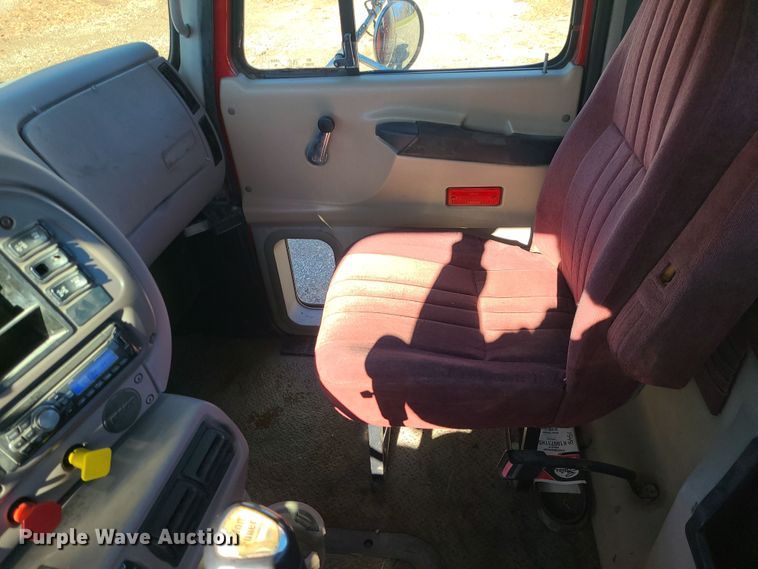 image for item MJ9540 2001 Mack CH613  semi truck