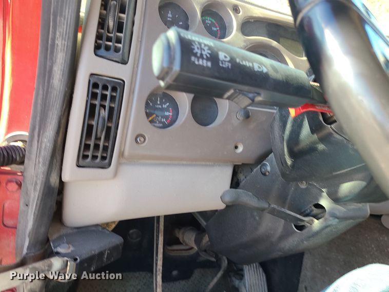 image for item MJ9540 2001 Mack CH613  semi truck