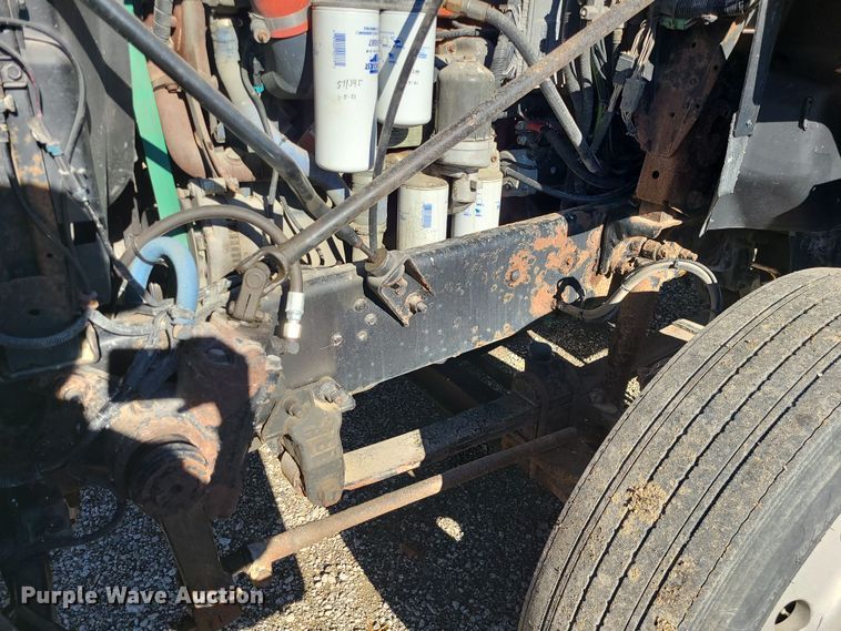 image for item MJ9540 2001 Mack CH613  semi truck