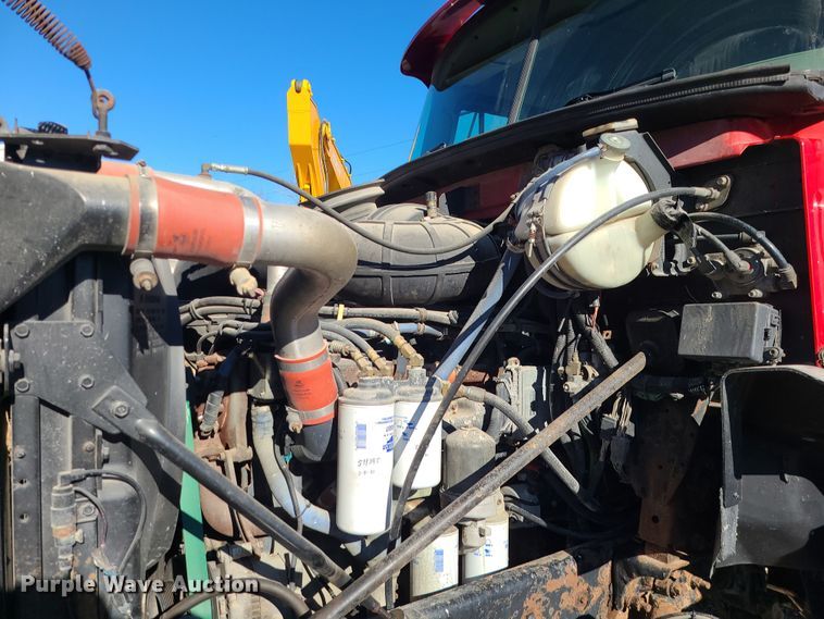 image for item MJ9540 2001 Mack CH613  semi truck