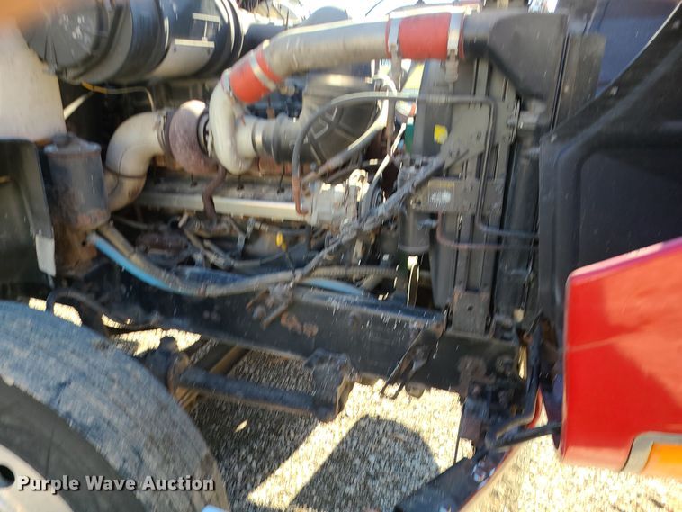 image for item MJ9540 2001 Mack CH613  semi truck