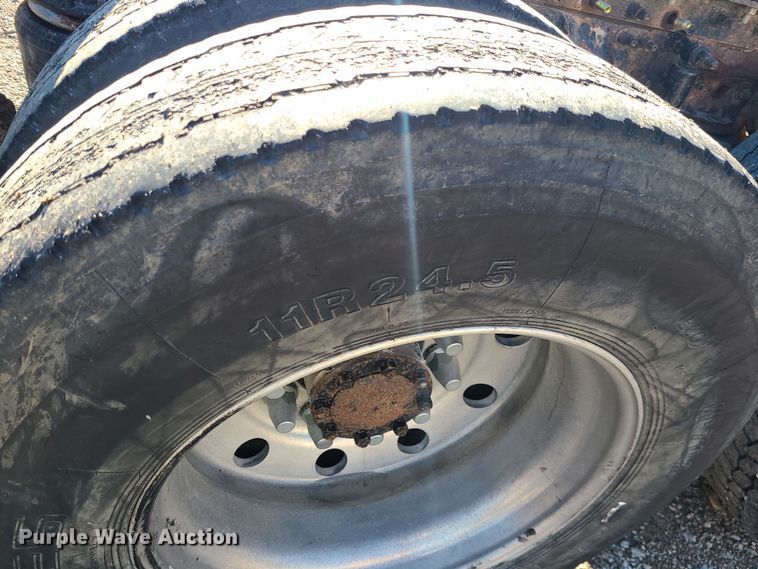 image for item MJ9540 2001 Mack CH613  semi truck