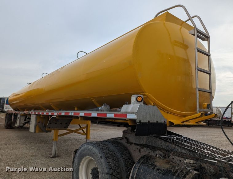 image for item MN9981 2006 Beall BAST-96-3-SB  tank trailer