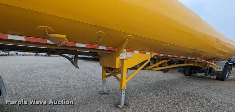 image for item MN9981 2006 Beall BAST-96-3-SB  tank trailer