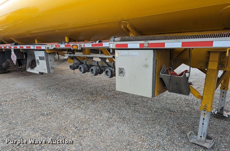 image for item MN9981 2006 Beall BAST-96-3-SB  tank trailer