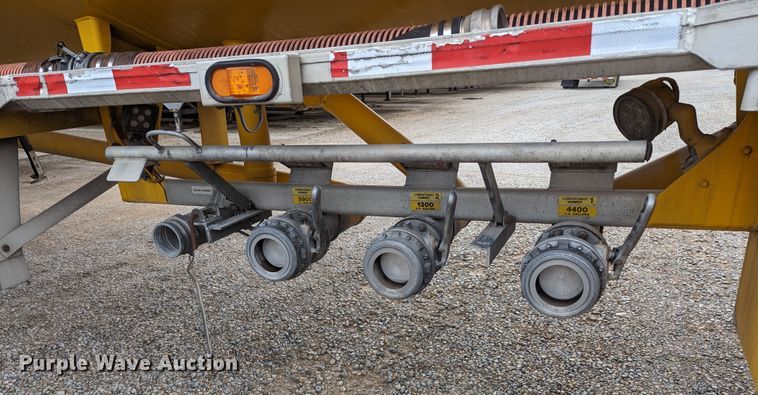 image for item MN9981 2006 Beall BAST-96-3-SB  tank trailer