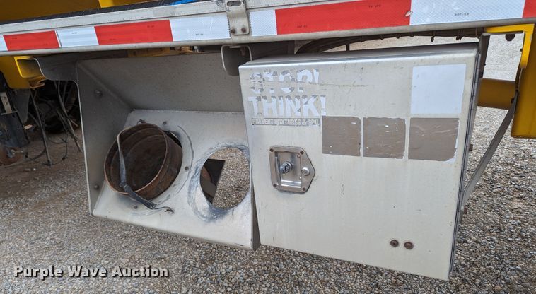 image for item MN9981 2006 Beall BAST-96-3-SB  tank trailer