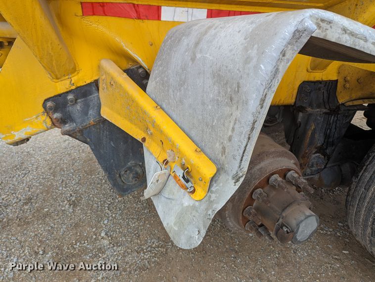 image for item MN9981 2006 Beall BAST-96-3-SB  tank trailer