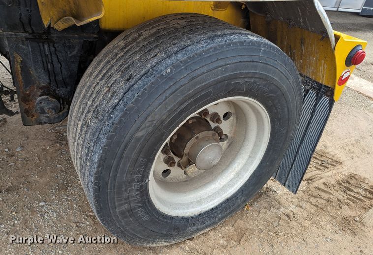 image for item MN9981 2006 Beall BAST-96-3-SB  tank trailer