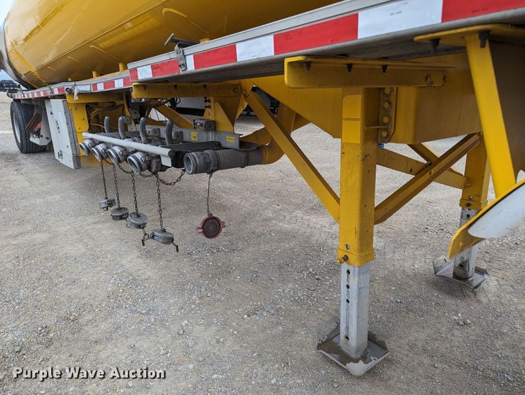 image for item MN9982 2005 Beall BAST-96-4-SB  tank trailer