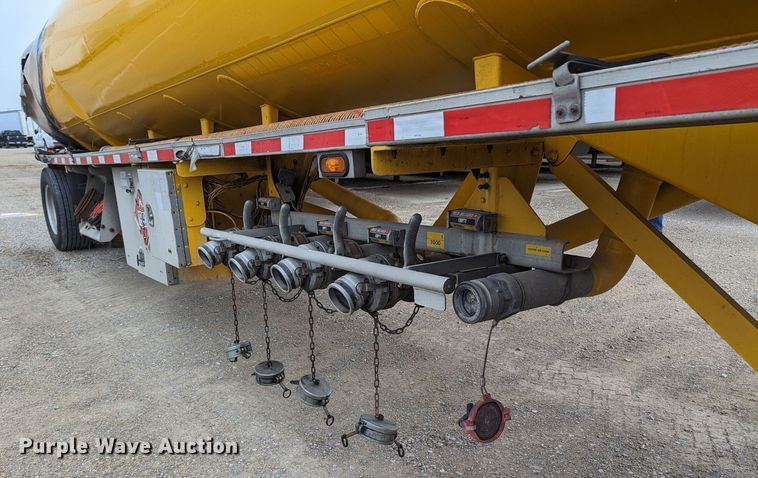 image for item MN9982 2005 Beall BAST-96-4-SB  tank trailer