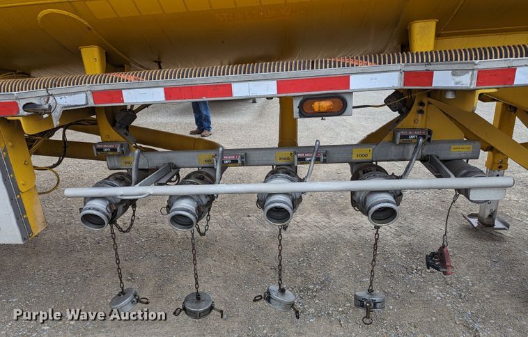 image for item MN9982 2005 Beall BAST-96-4-SB  tank trailer