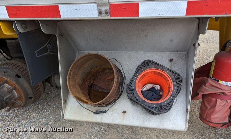 image for item MN9982 2005 Beall BAST-96-4-SB  tank trailer