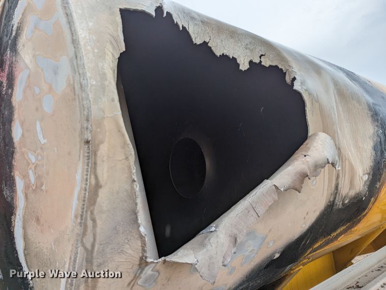 image for item MN9982 2005 Beall BAST-96-4-SB  tank trailer