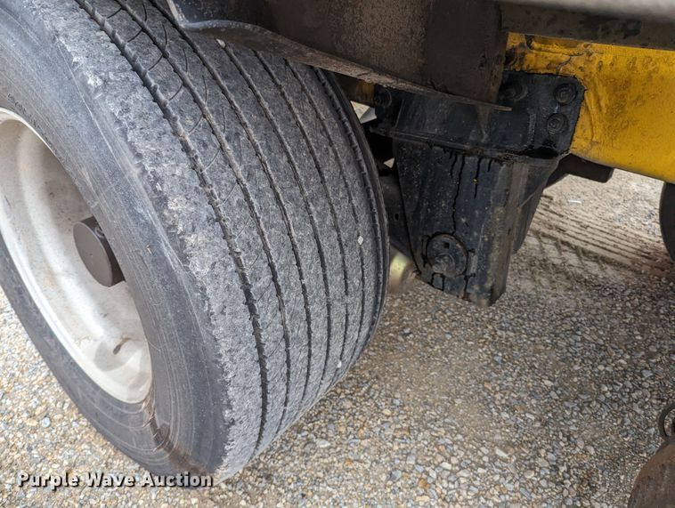 image for item MN9982 2005 Beall BAST-96-4-SB  tank trailer