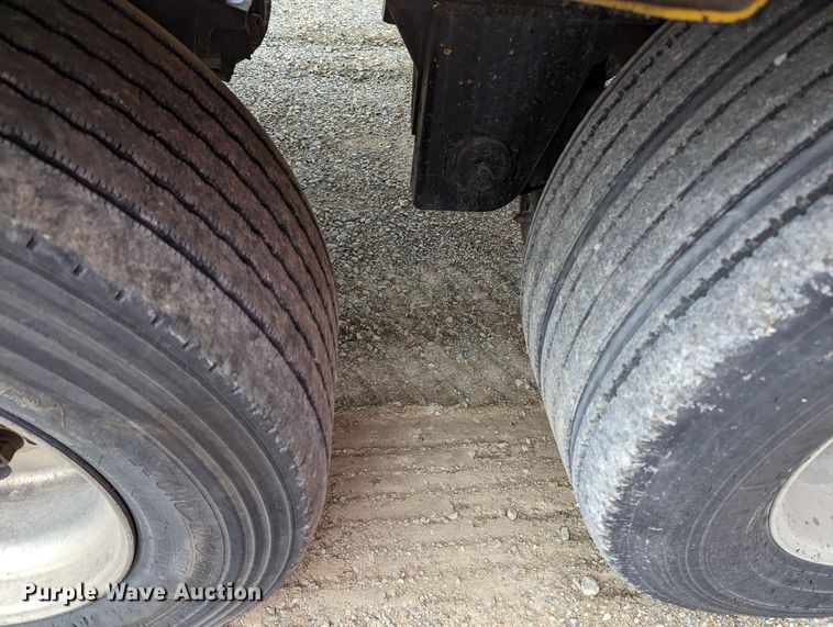 image for item MN9982 2005 Beall BAST-96-4-SB  tank trailer