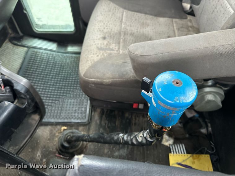 image for item NM9071 2012 Kenworth T800  semi truck