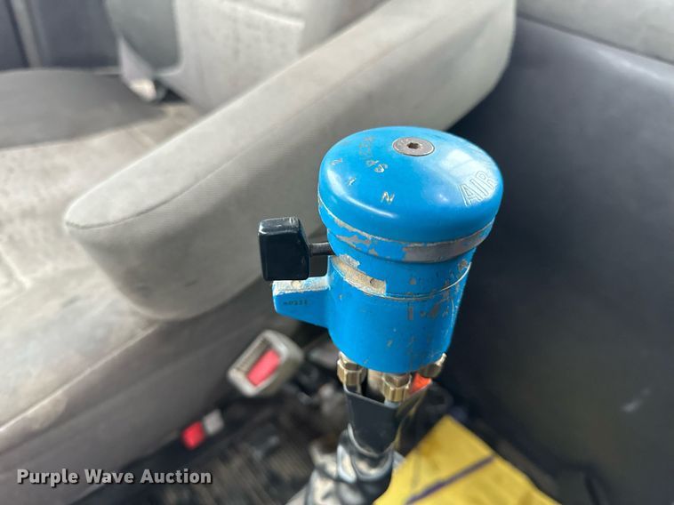 image for item NM9071 2012 Kenworth T800  semi truck