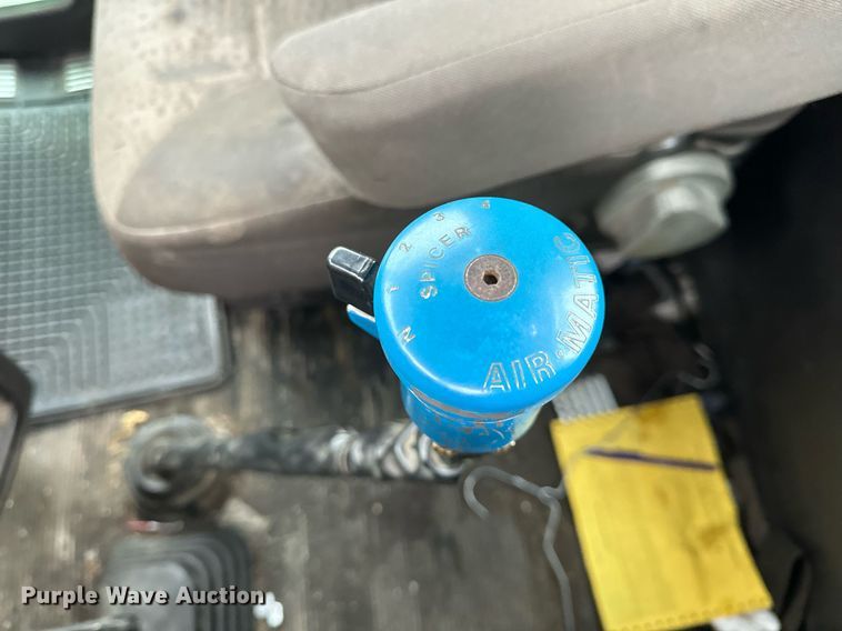 image for item NM9071 2012 Kenworth T800  semi truck