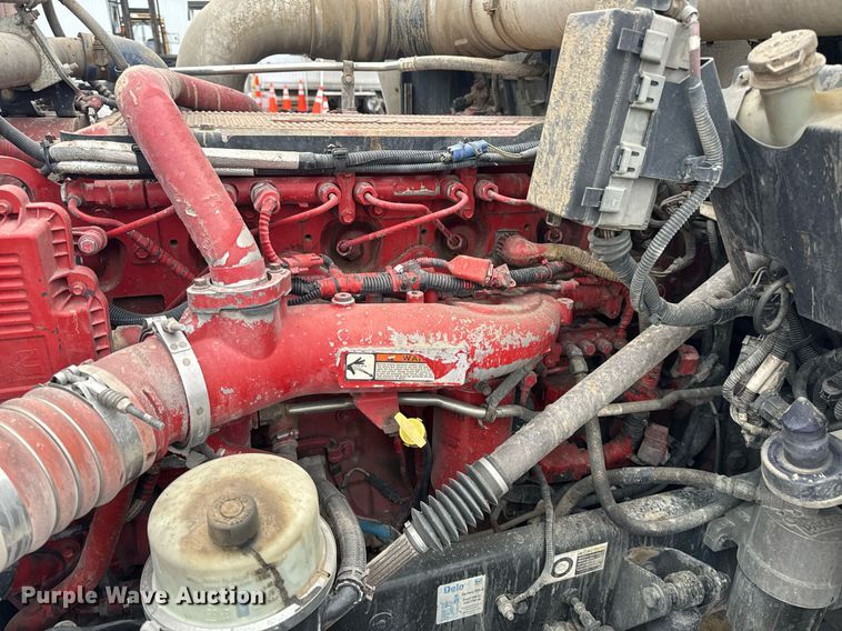 image for item NM9071 2012 Kenworth T800  semi truck