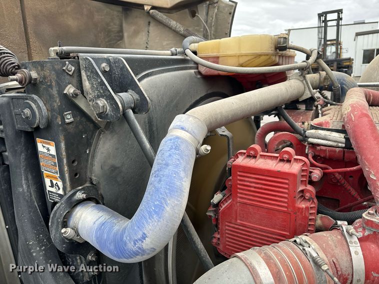 image for item NM9071 2012 Kenworth T800  semi truck