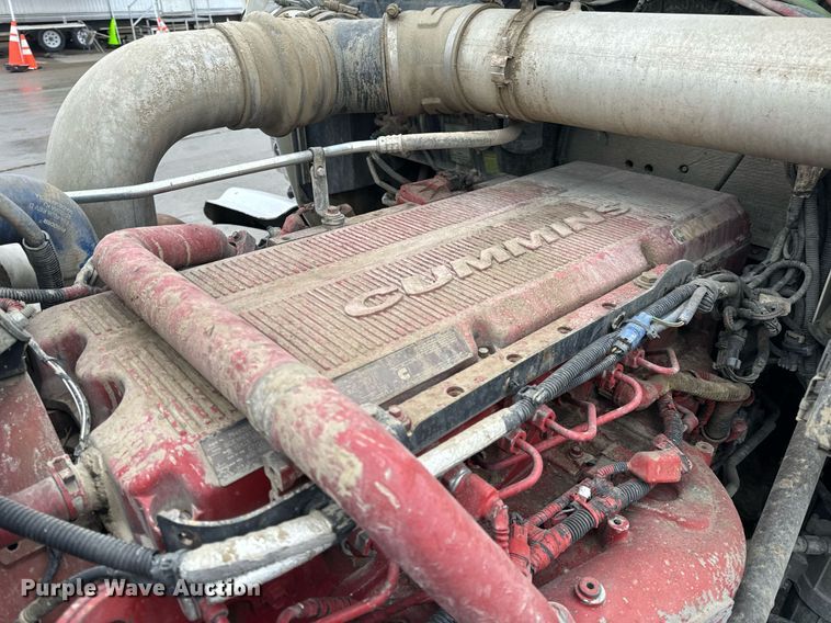 image for item NM9071 2012 Kenworth T800  semi truck