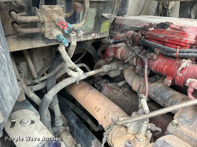 image for item NM9071 2012 Kenworth T800  semi truck