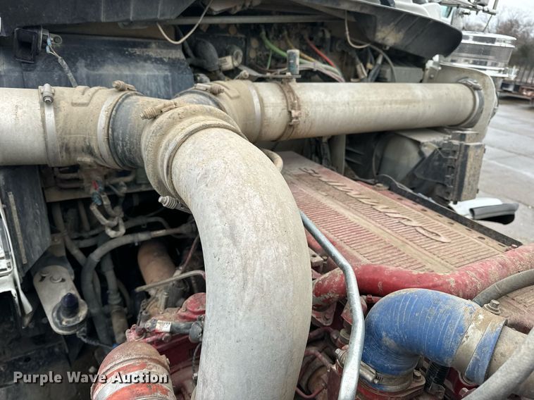 image for item NM9071 2012 Kenworth T800  semi truck