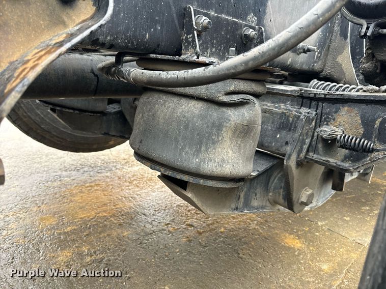 image for item NM9071 2012 Kenworth T800  semi truck