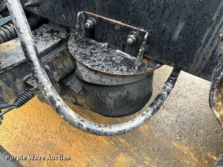 image for item NM9071 2012 Kenworth T800  semi truck