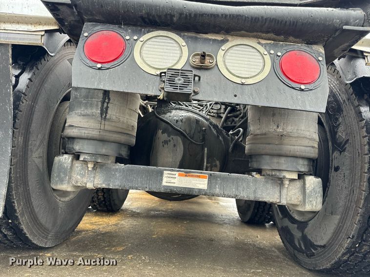 image for item NM9071 2012 Kenworth T800  semi truck