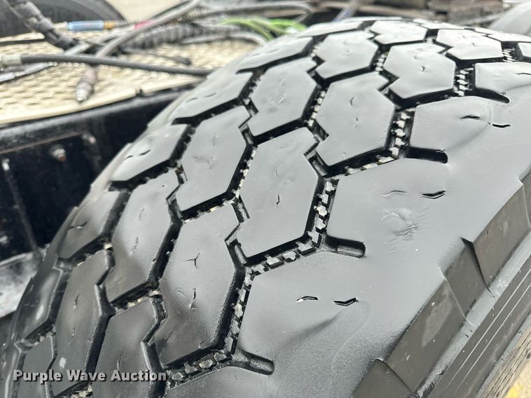 image for item NM9071 2012 Kenworth T800  semi truck