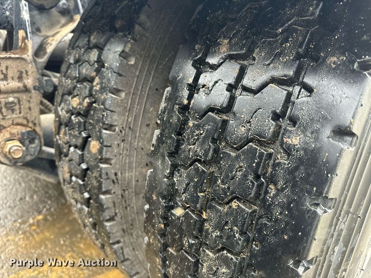 image for item NM9071 2012 Kenworth T800  semi truck