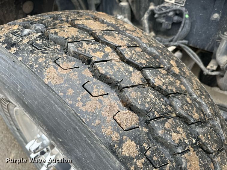 image for item NM9071 2012 Kenworth T800  semi truck