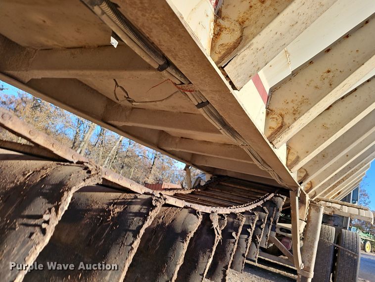 image for item NP9129 1997 Red River  live bottom trailer