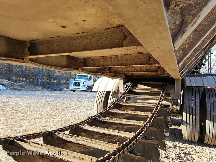 image for item NP9129 1997 Red River  live bottom trailer