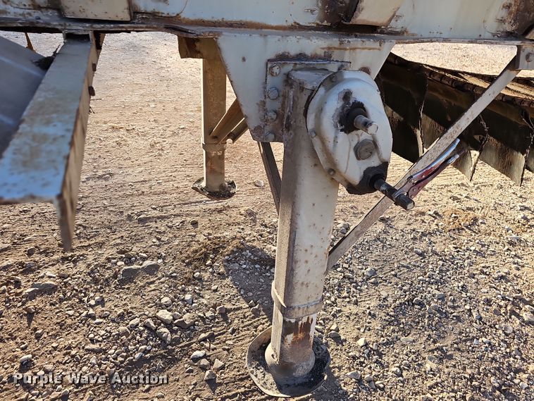 image for item NP9129 1997 Red River  live bottom trailer