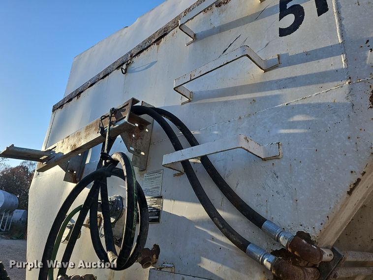 image for item NP9129 1997 Red River  live bottom trailer