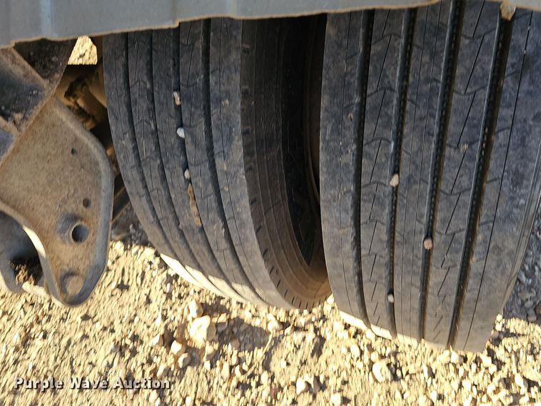 image for item NP9129 1997 Red River  live bottom trailer