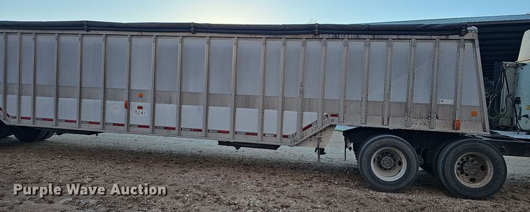 image for item NP9135 1986 Truck Equipment Services 800AS-102585-2338  grain trailer