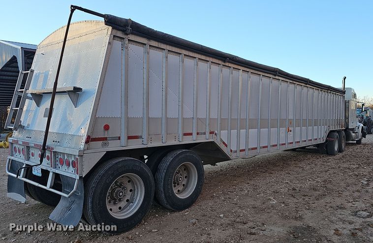 image for item NP9135 1986 Truck Equipment Services 800AS-102585-2338  grain trailer
