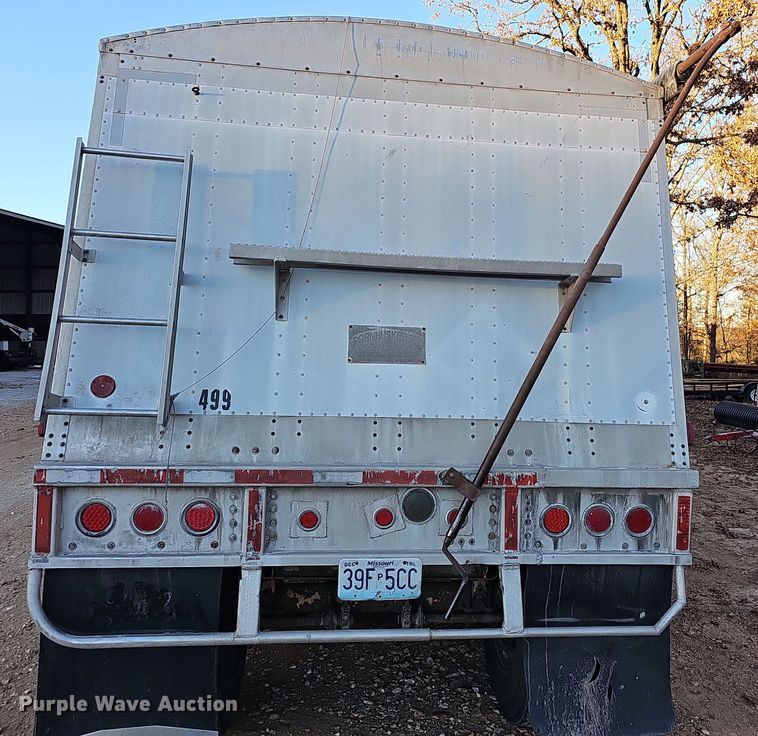 image for item NP9135 1986 Truck Equipment Services 800AS-102585-2338  grain trailer