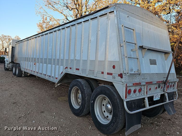 image for item NP9135 1986 Truck Equipment Services 800AS-102585-2338  grain trailer