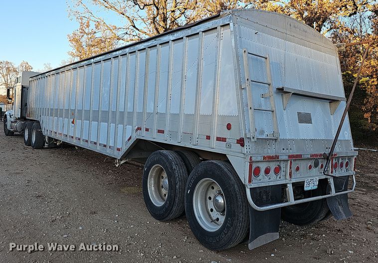image for item NP9135 1986 Truck Equipment Services 800AS-102585-2338  grain trailer