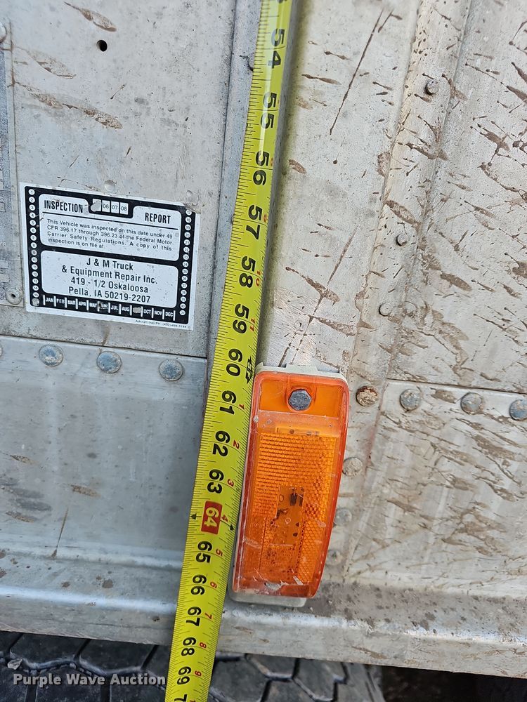 image for item NP9135 1986 Truck Equipment Services 800AS-102585-2338  grain trailer