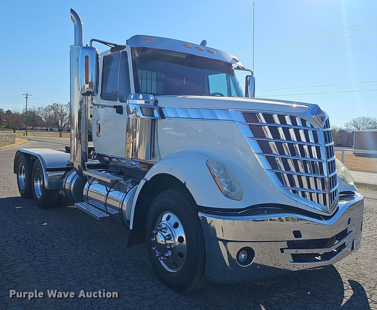image for item NP9235 2011 International Lonestar  semi truck
