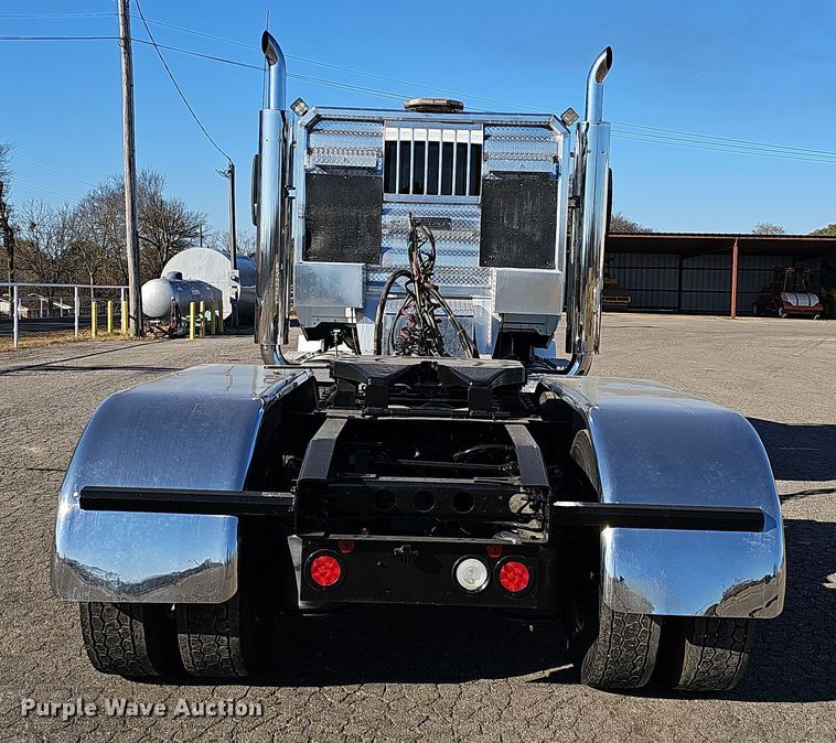 image for item NP9235 2011 International Lonestar  semi truck