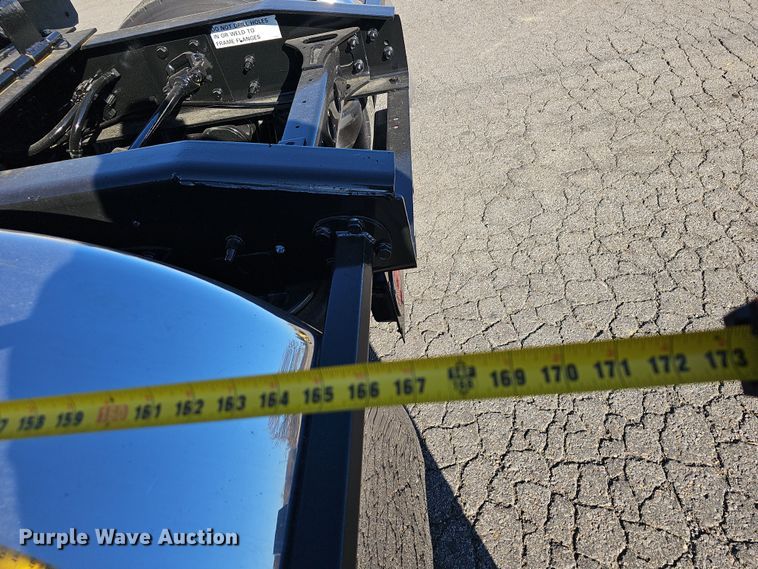 image for item NP9235 2011 International Lonestar  semi truck